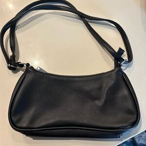 Elegant Black Leather Shoulder Bag